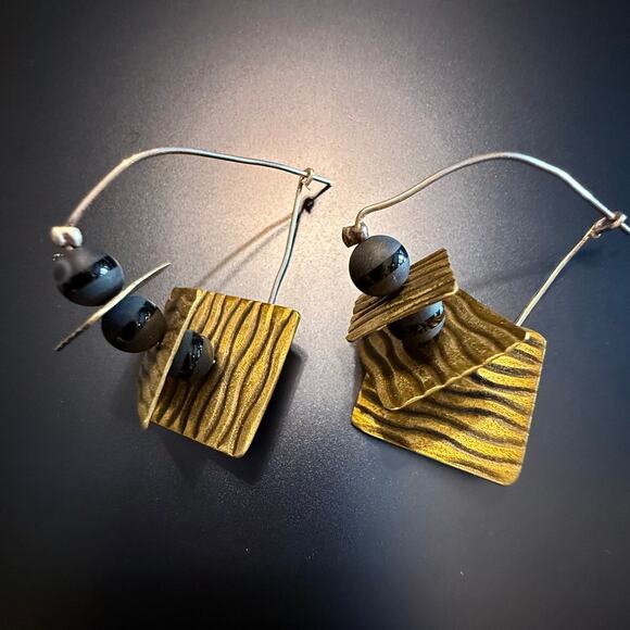 Handcrafted Artisan Modern Layered Metal Drop Earrings - Picture 3 of 7